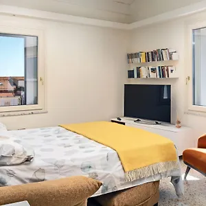 Centro Storico, Esclusivo, 4' Piano Senza Ascensore, Perfettamente Isolato E Condizionato Apartment